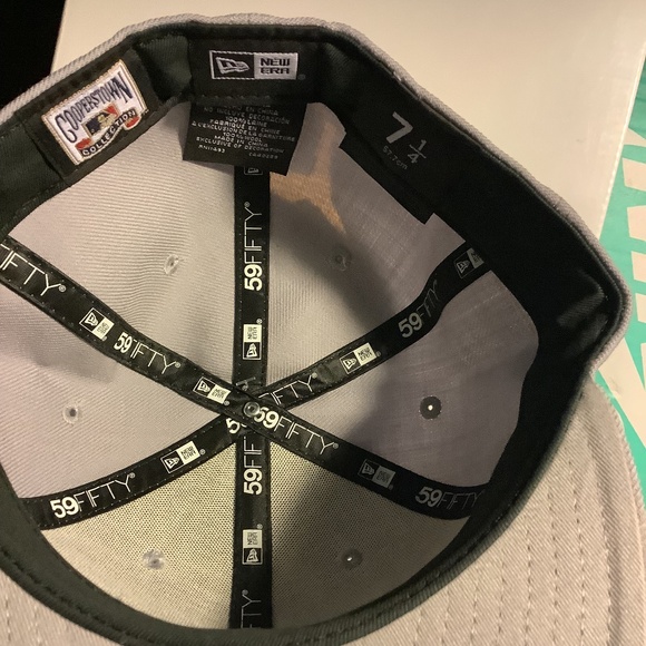 New York Yankees Grey New Era Fitted MLB Baseball Hat Cap 7 1/4 BRAND NEW - Picture 8 of 11